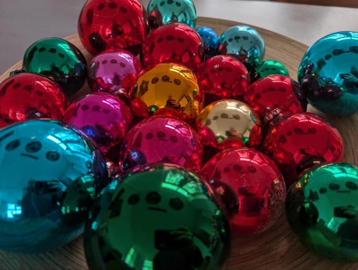 Glazen kerstballen. Vrolijk gekleurd. Vintage, Antiek en Kunst, Antiek | Glas en Kristal, Ophalen of Verzenden