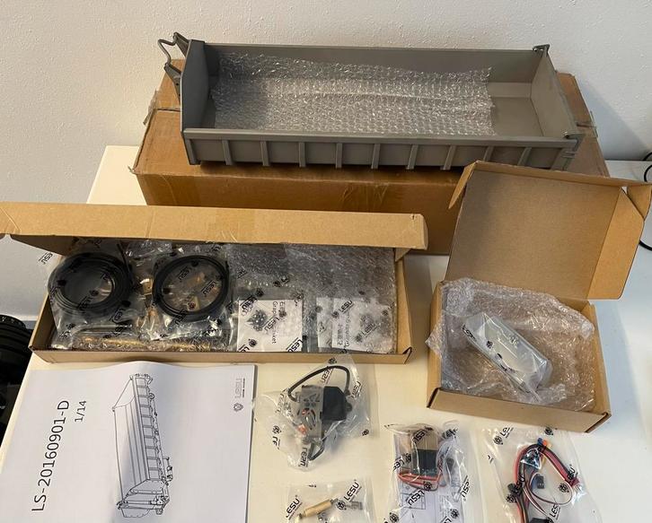 Lesu RC 1/14 haakarm afzetsysteem + lage bak, Hobby en Vrije tijd, Modelbouw | Radiografisch | Auto's, Nieuw, Auto onroad, Overige typen