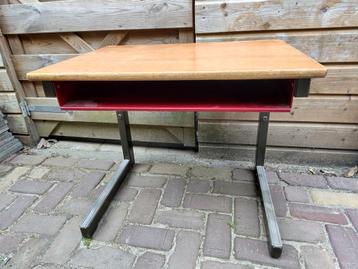 Vintage schooltafel bureau kinderbureau te koop beschikbaar voor biedingen