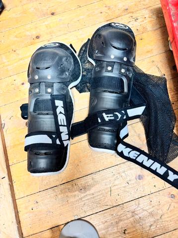 Knie beschermers nieuw beschikbaar voor biedingen