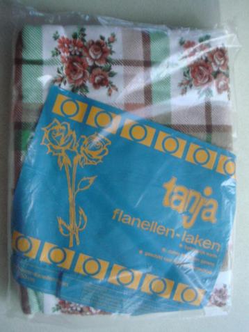 1 persoons flanellen vintage laken € 9,50 beschikbaar voor biedingen