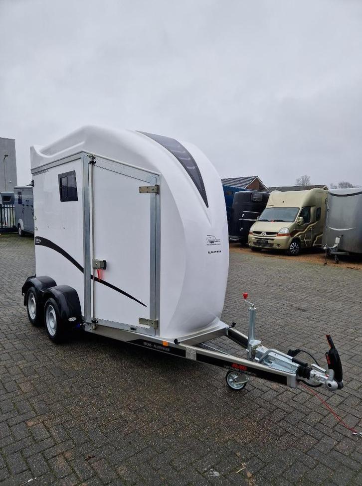 Bonilla B4 Sports position,gesloten voorwand!, Dieren en Toebehoren, Paarden en Pony's | Trailers en Aanhangwagens, Nieuw, 2-paards trailer