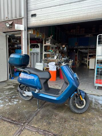 NIU N1S 2021Electrische  Brommer Geel kenteken beschikbaar voor biedingen
