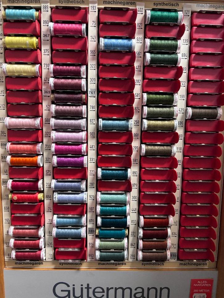 Gutermann garen naaimachinegaren 200 m OPRUIMING zeer sterk, Hobby en Vrije tijd, Naaien en Fournituren, Nieuw, Garen of Naald(en)