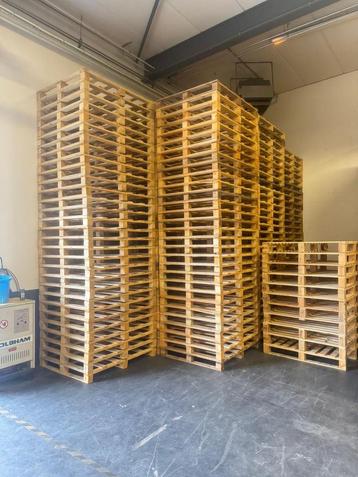 Blok Pallet 120x100 beschikbaar voor biedingen