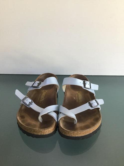 GRATIS VERZENDEN | Birkenstock Mayari zilveren slippers 37, Kleding | Dames, Schoenen, Zo goed als nieuw, Slippers, Overige kleuren