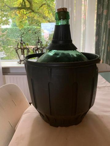 Groene glazen 5 liter mandfles beschikbaar voor biedingen