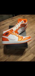 Nike Jordan mid Orange, Ophalen of Verzenden, Zo goed als nieuw, Overige kleuren