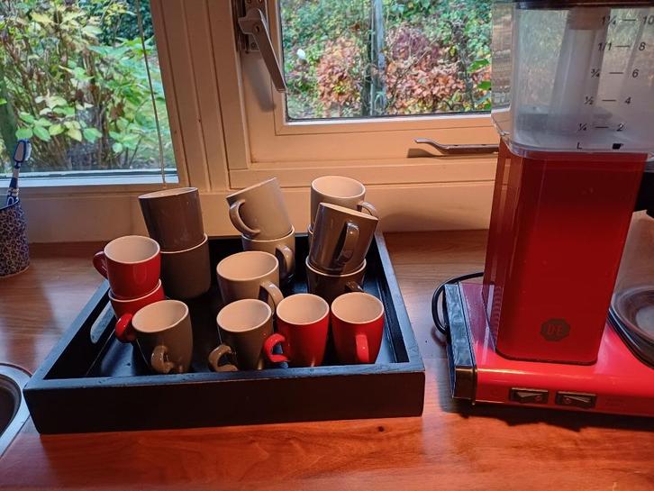 15 kopjes hema, Huis en Inrichting, Keuken | Servies, Zo goed als nieuw, Kop(pen) en/of Schotel(s), Overige stijlen, Porselein