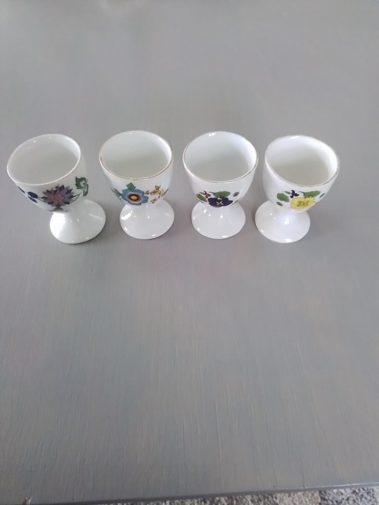 Set van 4 vintage eierdopjes Victoria Czechoslovakia, Ophalen, Gebruikt