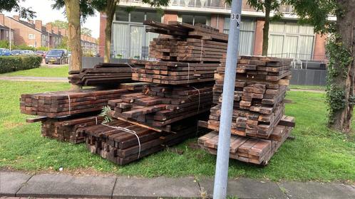 Partij Hardhouten balken 5,5x15cm geschaafd voor beschoeiing, Doe-het-zelf en Verbouw, Hout en Planken, Gebruikt, Balk, Overige houtsoorten