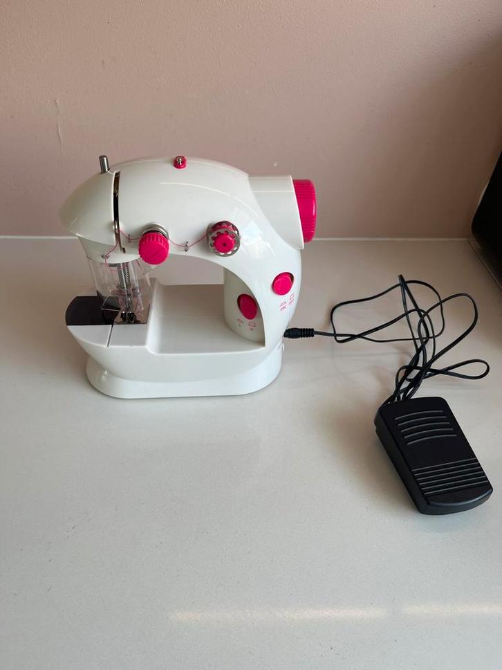 Leuke kinder naaimachine, Hobby en Vrije tijd, Naaimachines en Toebehoren, Gebruikt, Naaimachine, Overige merken, Ophalen of Verzenden