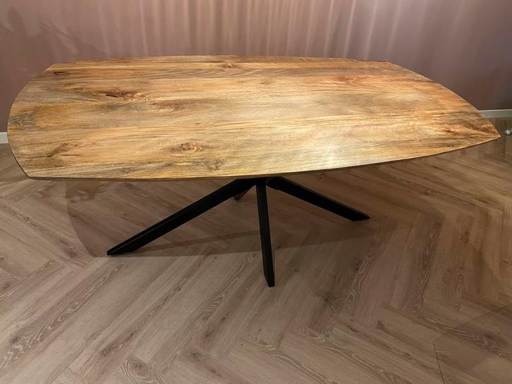 Deens ovale eettafel, mango hout, stalen poot, Huis en Inrichting, Tafels | Eettafels, Zo goed als nieuw, 100 tot 150 cm, 200 cm of meer