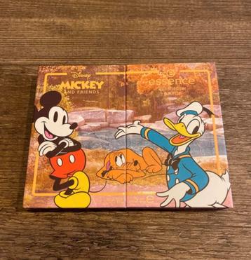 Essence Mickey and Friends opgschaduw palette beschikbaar voor biedingen