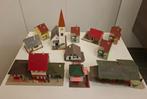treinhuisjes huisjes HO treinbaan dorp kerk station, Hobby en Vrije tijd, Modeltreinen | H0, Overige merken, Gebruikt, Gelijkstroom of Wisselstroom