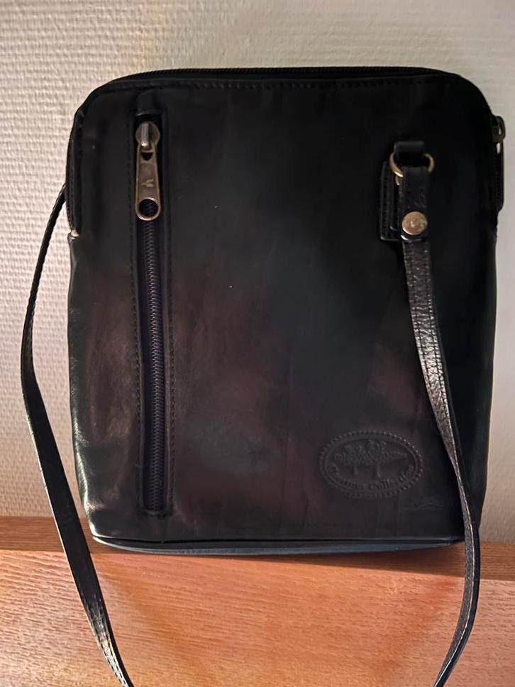 leren schoudertas van Chestnut Collection., Sieraden, Tassen en Uiterlijk, Tassen | Damestassen, Gebruikt, Schoudertasje, Zwart