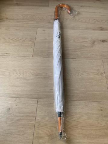 Nieuwe ongebruikte witte grote paraplu beschikbaar voor biedingen