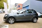 Dacia Sandero 0.9 TCe Stepway Laureate Aut!|Camera|Navi!Pdc!, Auto's, Dacia, 898 cc, Euro 6, Met garantie (alle), Bedrijf