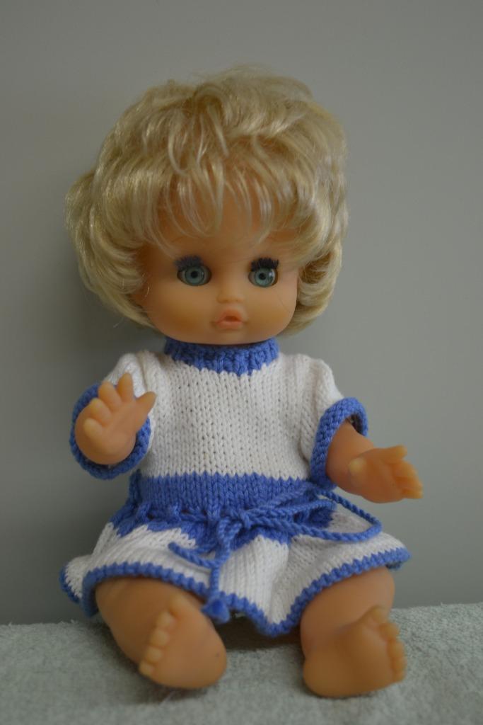 OPRUIMING: leuk kleuter popje uit de jaren 1970 NR 5144, Verzamelen, Poppen, Zo goed als nieuw, Pop, Ophalen of Verzenden