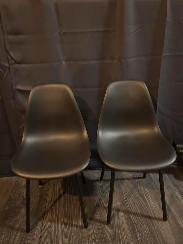 2 Kwantum Kinderstoeltjes - Zo Goed Als Nieuw!, Huis en Inrichting, Stoelen, Zo goed als nieuw, Twee, Kunststof, Zwart, Ophalen