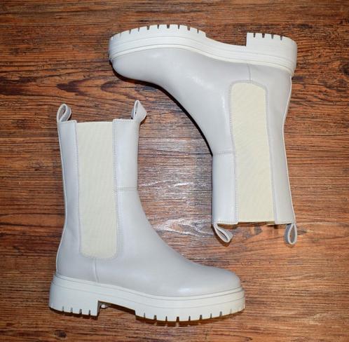 OMNIO - leren chelsea boots Leyton beige - maat 40, Kleding | Dames, Schoenen, Nieuw, Lage of Enkellaarzen, Beige, Ophalen of Verzenden