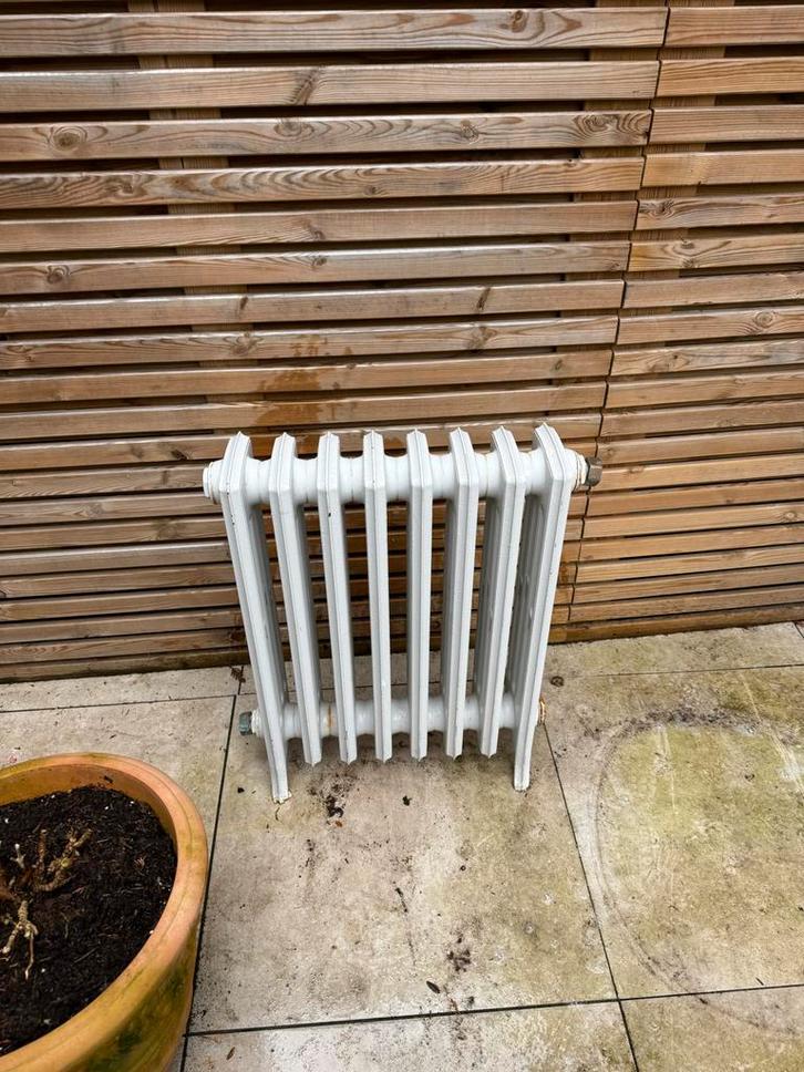 Gietijzeren Radiator - Klassiek Design, Doe-het-zelf en Verbouw, Verwarming en Radiatoren, Gebruikt, Radiator, 500 tot 800 watt