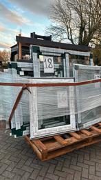 Complete set Groene kunststof kozijen met kozijnenbok, Doe-het-zelf en Verbouw, Ophalen of Verzenden, Zo goed als nieuw, Overige typen