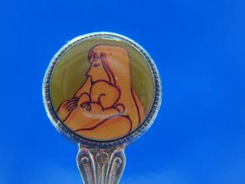 Lepeltje: moeder met baby Kleurenschild  beschikbaar voor biedingen