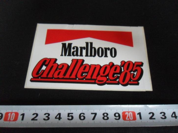 sticker marlboro challenge 1985 *, Verzamelen, Stickers, Zo goed als nieuw, Ophalen