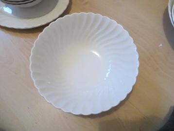 servies/johnson brothers/witte schaal/salade beschikbaar voor biedingen