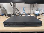 Cisco 881 router, Ophalen of Verzenden, Gebruikt, Router, Cisco