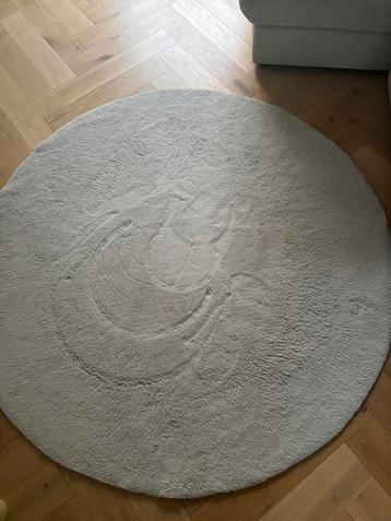 Mooie ronde tapijt 160 cm beschikbaar voor biedingen