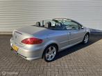 Peugeot 307 CC 2.0-16V | Stoelverwarming | Trekhaak |, Auto's, Gebruikt, 4 cilinders, Cabriolet, 4 stoelen