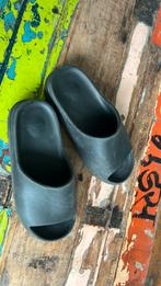 Adidas slippers 41 zwart, Kleding | Dames, Schoenen, Ophalen of Verzenden, Gedragen, Zwart