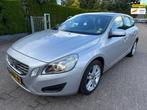 Volvo V60 1.6 D2 AUT. Momentum ECC NAVI, Euro 5, Stof, Gebruikt, 4 cilinders