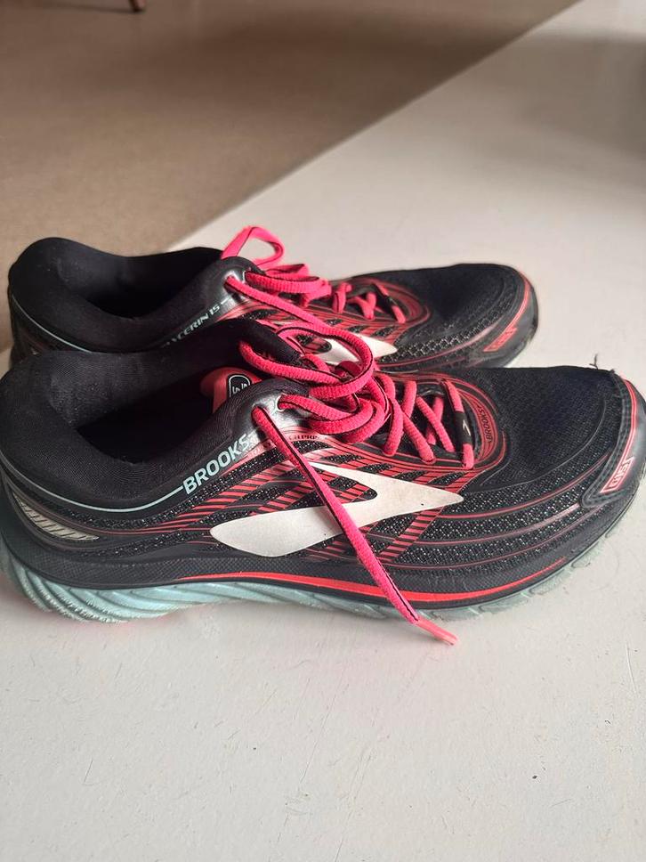 Brooks hardloopschoenen - Dames maat 40, Sport en Fitness, Loopsport en Atletiek, Gebruikt, Hardloopschoenen, Hardlopen, Overige merken