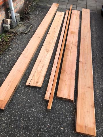 10 dikke lariks douglas balken kurkdroog beschikbaar voor biedingen