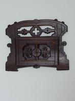 ong. 1900 Fries houtsnijwerk kerfsnede post krant houder bak, Ophalen