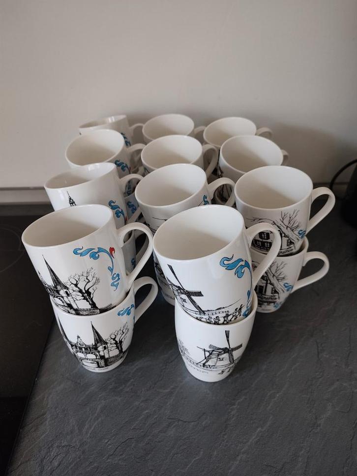 2 sets Elfstedentocht servies - mokken, Antiek en Kunst, Antiek | Servies compleet, Ophalen