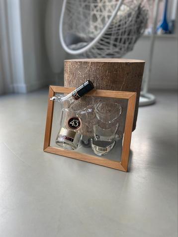 Gebroken fles Licor 43 epoxy kunstwerk beschikbaar voor biedingen