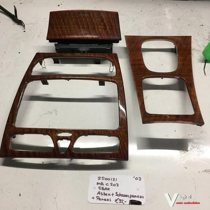 Mercedes C203 2003 2500121  Asbak , schakelpaneel , radiopan, Auto-onderdelen, Interieur en Bekleding, Gebruikt, Ophalen of Verzenden