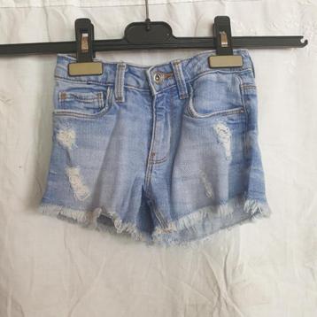 Stoere korte spijkerbroek. Mt 110. Merk Zara Girls beschikbaar voor biedingen
