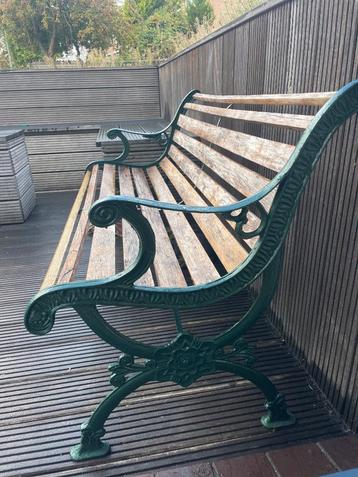 Gietijzeren tuinbank beschikbaar voor biedingen