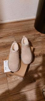 Nieuwe uggs maat 39, Ophalen, Slofjes, UGG, Jongetje of Meisje