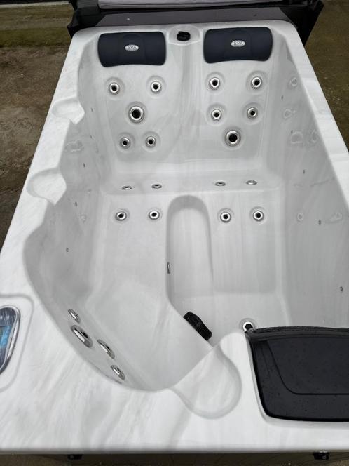Weau spa Hudson I Demo-korting I Plug & Play, Tuin en Terras, Bubbelbaden en Hottubs, Nieuw, Vast, Afdekzeil, Grondzeil, Pomp