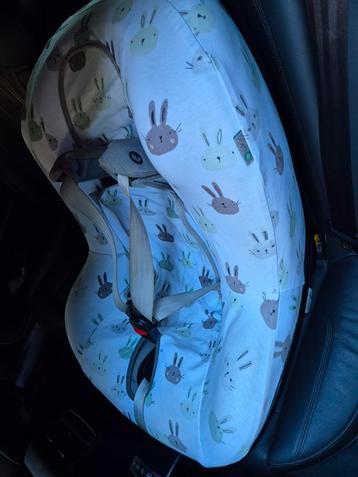 Maxi-Cosi Pearl Pro2 i-Size Authentic Grey met FamilyFix3  beschikbaar voor biedingen