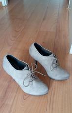 Beige pump met veters mt 40 1 x gedragen, Pumps, Beige, Ophalen of Verzenden, Zo goed als nieuw
