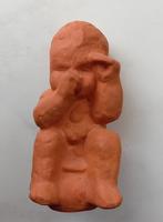 Terracotta  Beeldje  – peuter op het potje, Verzenden
