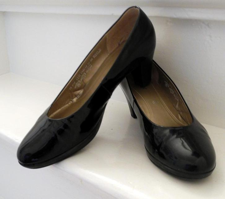 zwarte lakleren pump Gabor maat 40, Kleding | Dames, Schoenen, Zo goed als nieuw, Schoenen met hoge hakken, Zwart, Ophalen of Verzenden