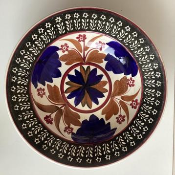 Groot aardewerk bord van Société Ceramique 28 x 5cm beschikbaar voor biedingen